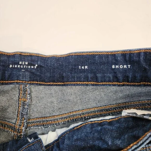 New Directions BUNDLE of 2 Pairs of Shorts Denim Roll Cuff Size 14 - Picture 3 of 14